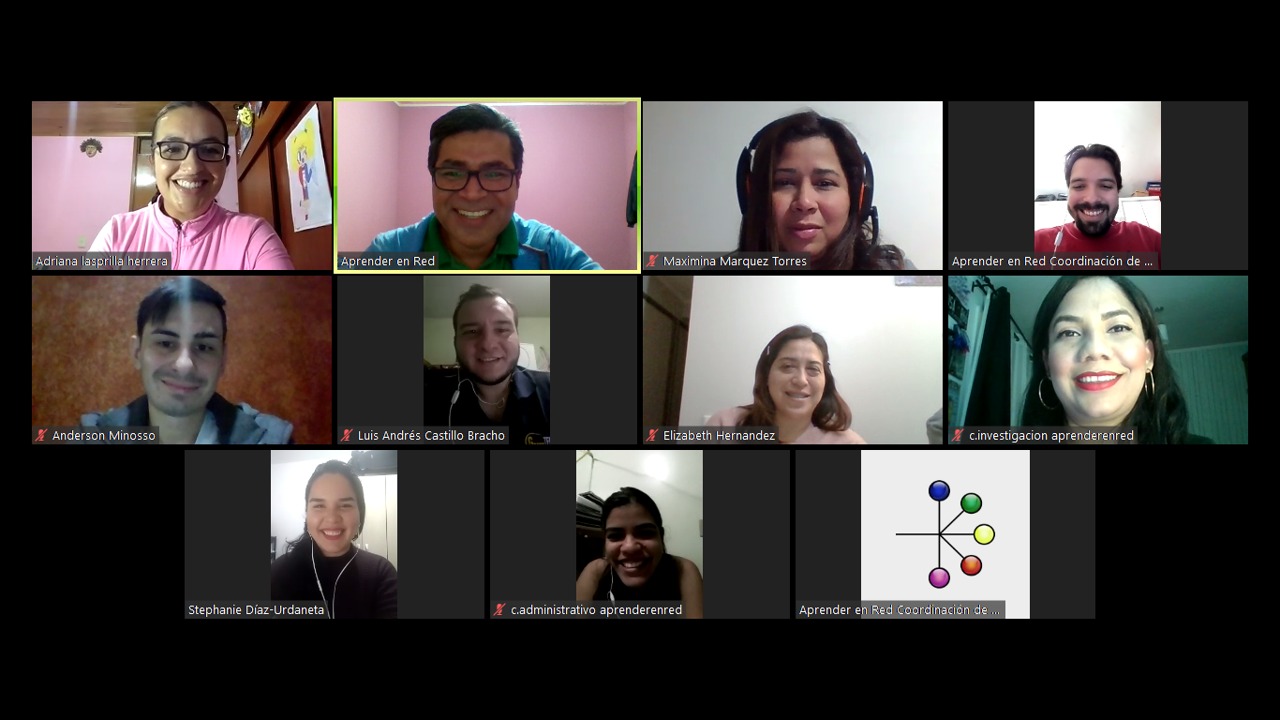 Profesores y estudiantes que participaron en el seminario FITCEM con Adriana Lasprilla