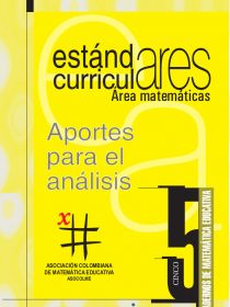 POrtada del libro Estándares curriculares - área matemáticas: aportes para el análisis.