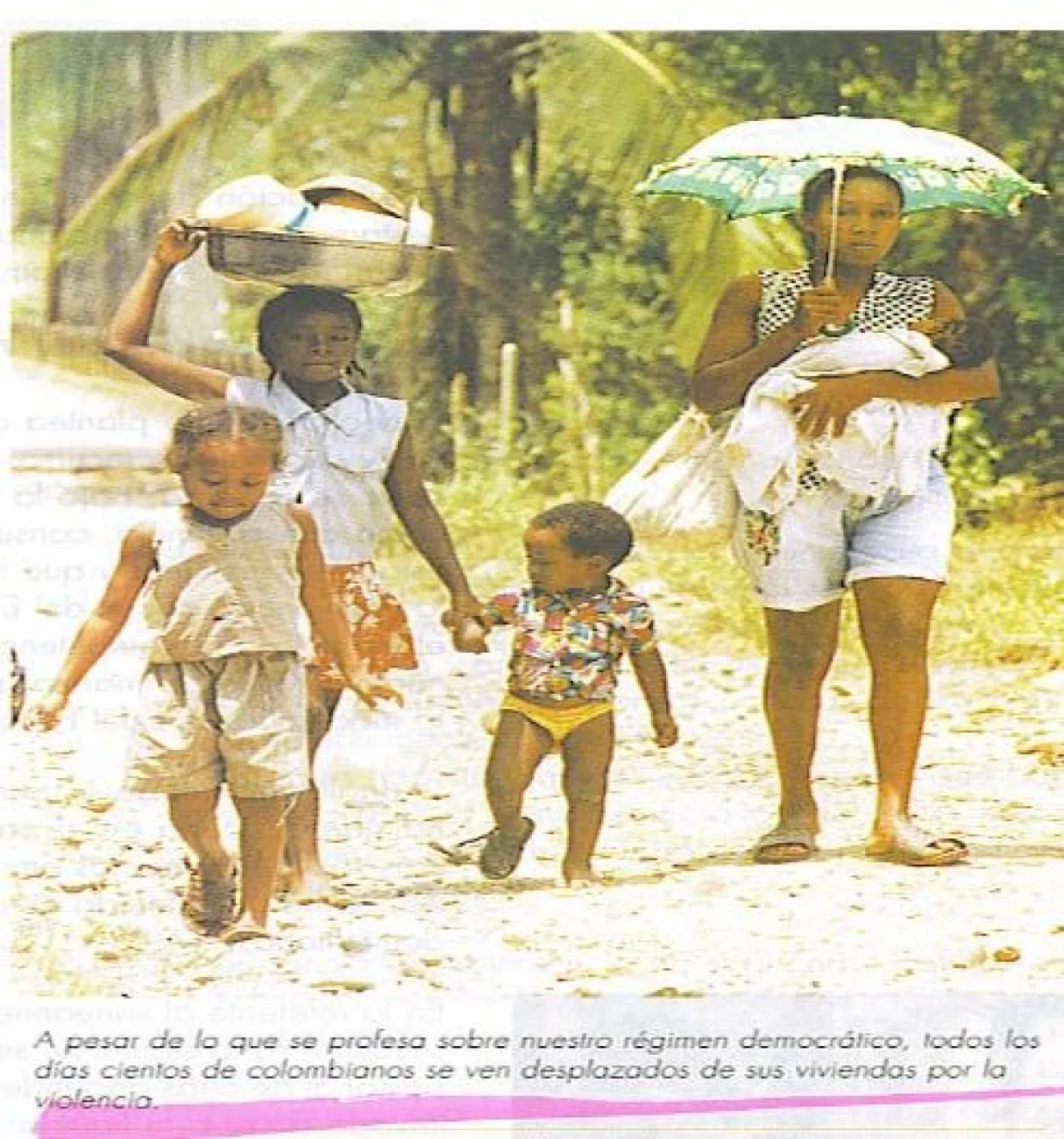 Foto de población afrodescendiente en desplazamiento